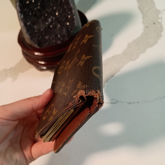 Authentic LOUIS VUITTON Vintage French Kisslock Wallet | Monogram - Picture 5 of 13